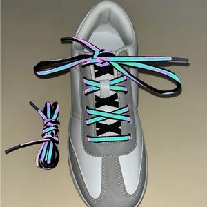 Holographic reflective shoelaces